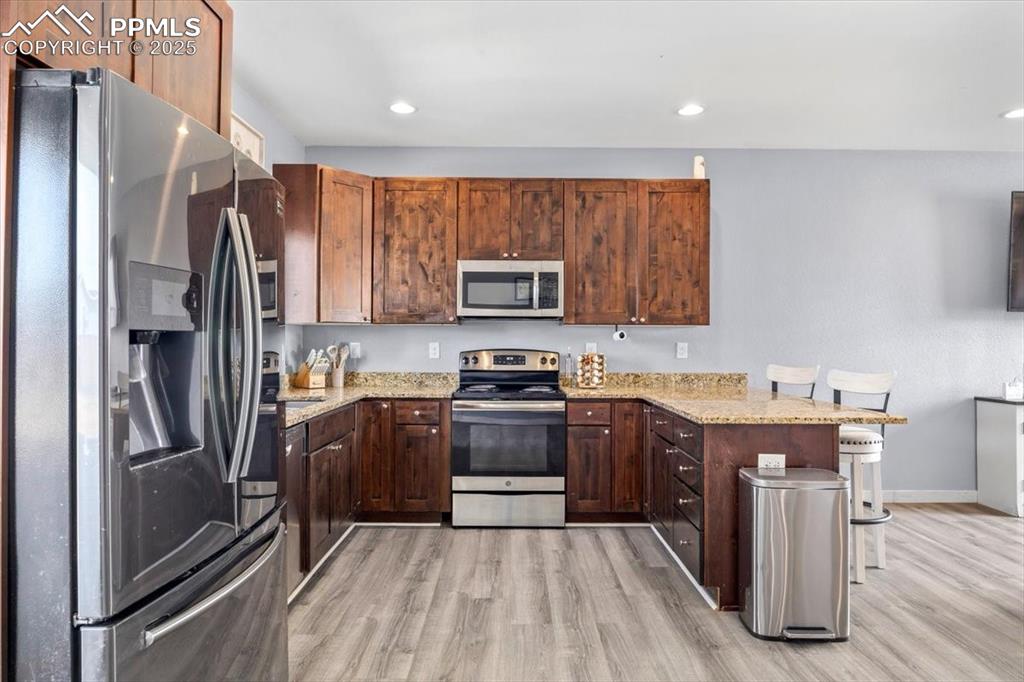 Image 11 of 31: Kitchen