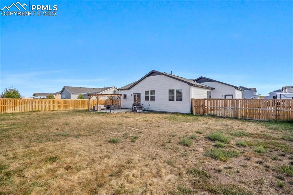 Image 23 of 31: Back of Structure