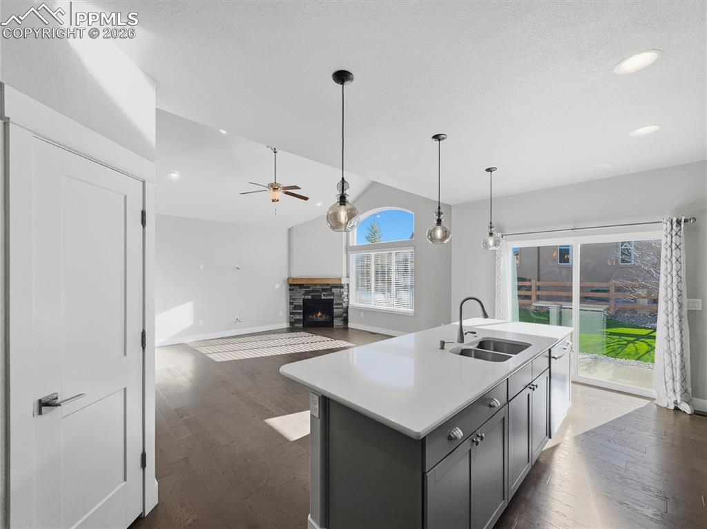 Image 11 of 49: Kitchen