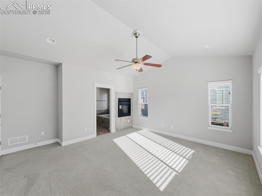 Image 18 of 49: Living Room