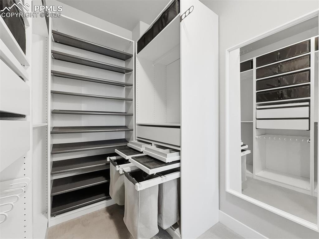 Image 25 of 49: Closet