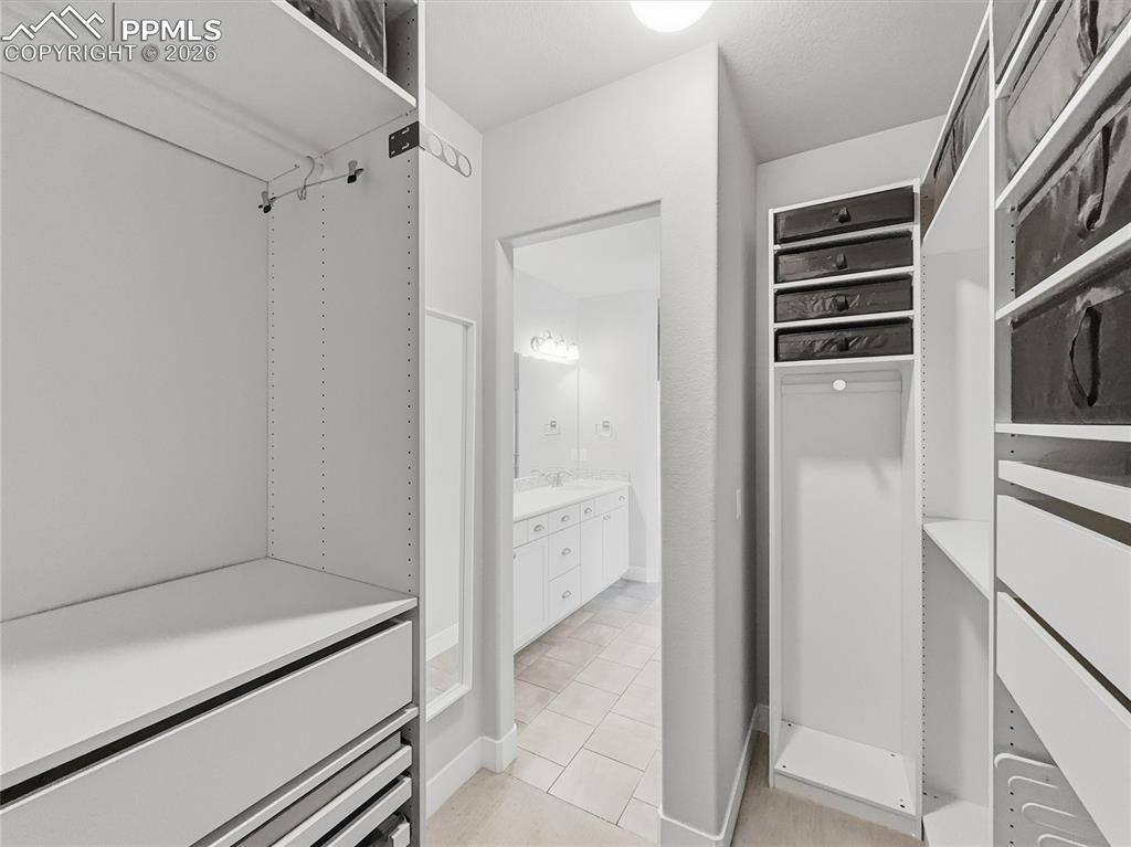 Image 26 of 49: Closet