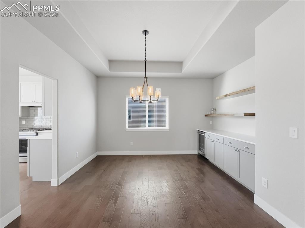 Image 6 of 49: Dining Area