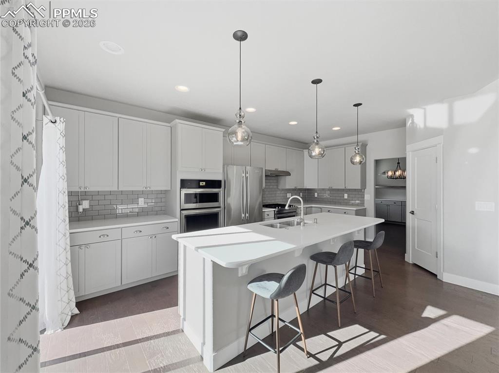 Image 9 of 49: Kitchen