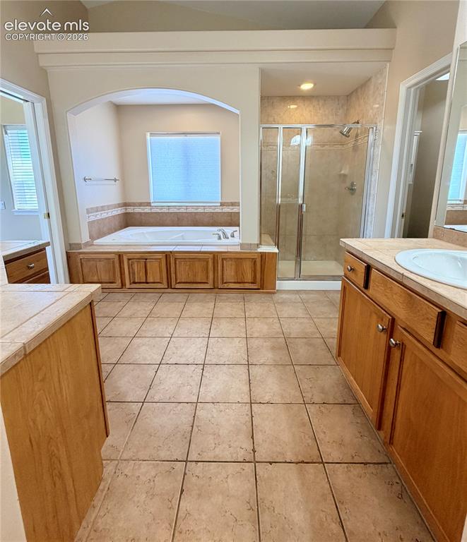 Image 12 of 35: Bathroom