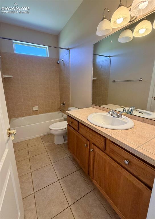 Image 16 of 35: Bathroom