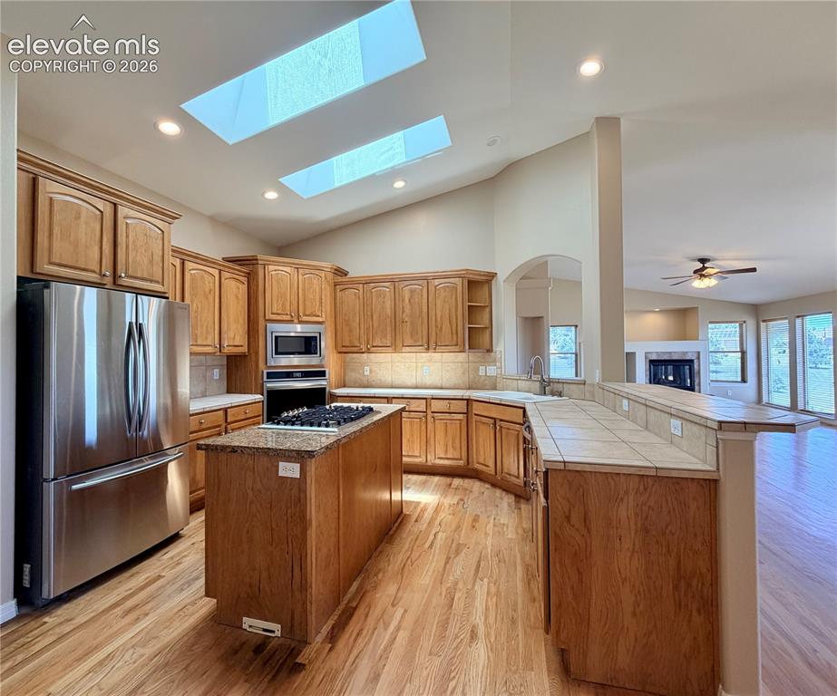 Image 6 of 35: Kitchen