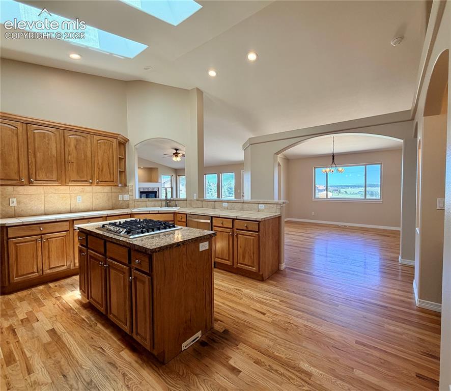 Image 7 of 35: Kitchen