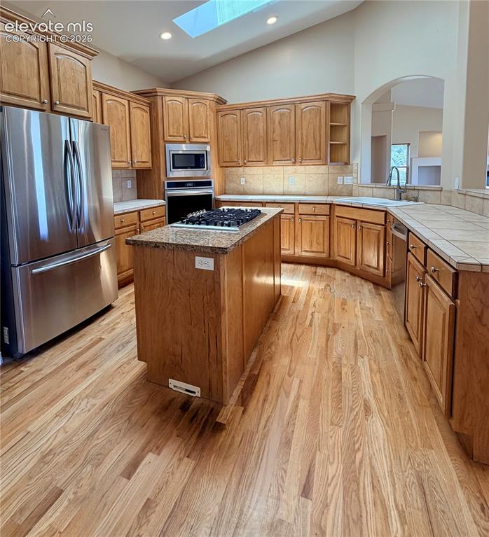 Image 9 of 35: Kitchen