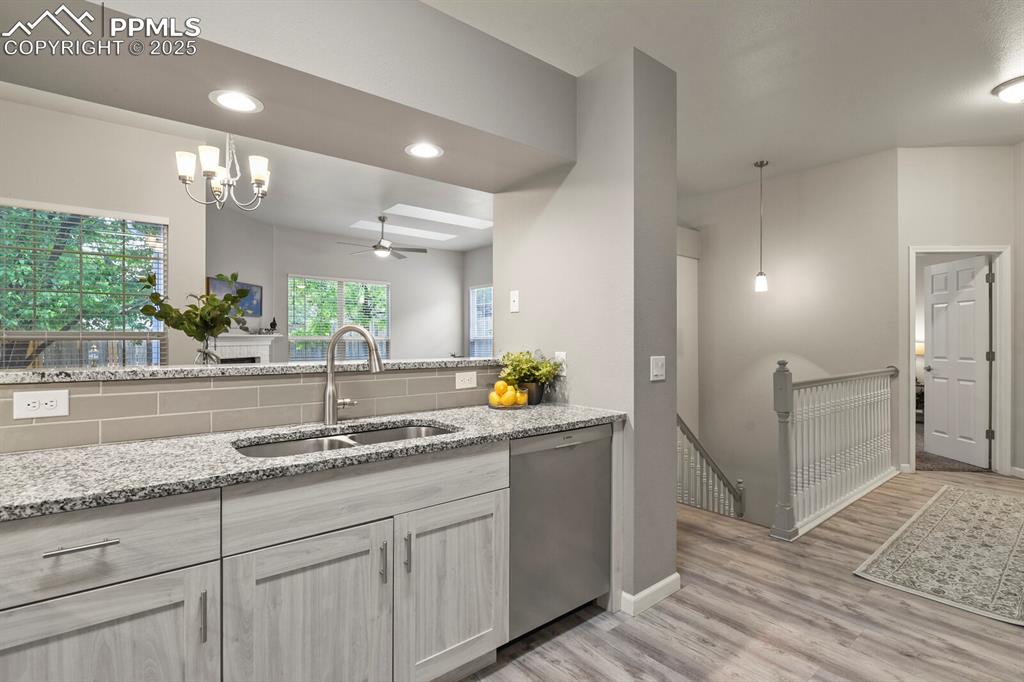 Image 16 of 47: Kitchen
