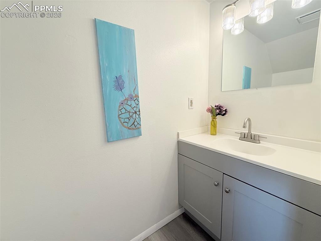 Image 26 of 39: Bathroom