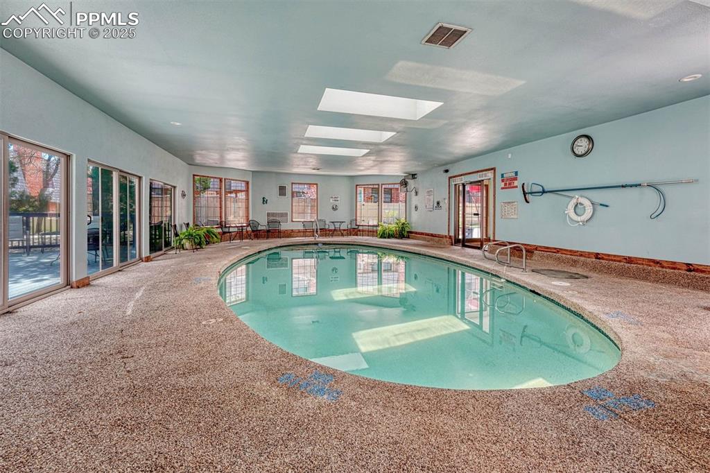 Image 35 of 38: Pool