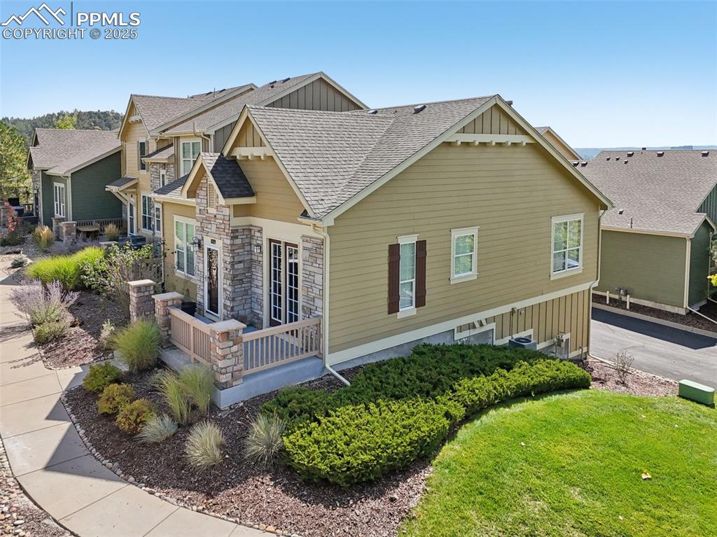 Image 11 of 50: Back of Structure