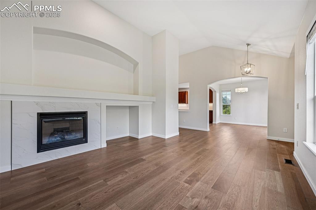 Image 16 of 50: Living Room