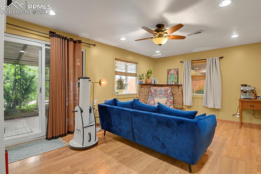 Image 11 of 29: Family Room