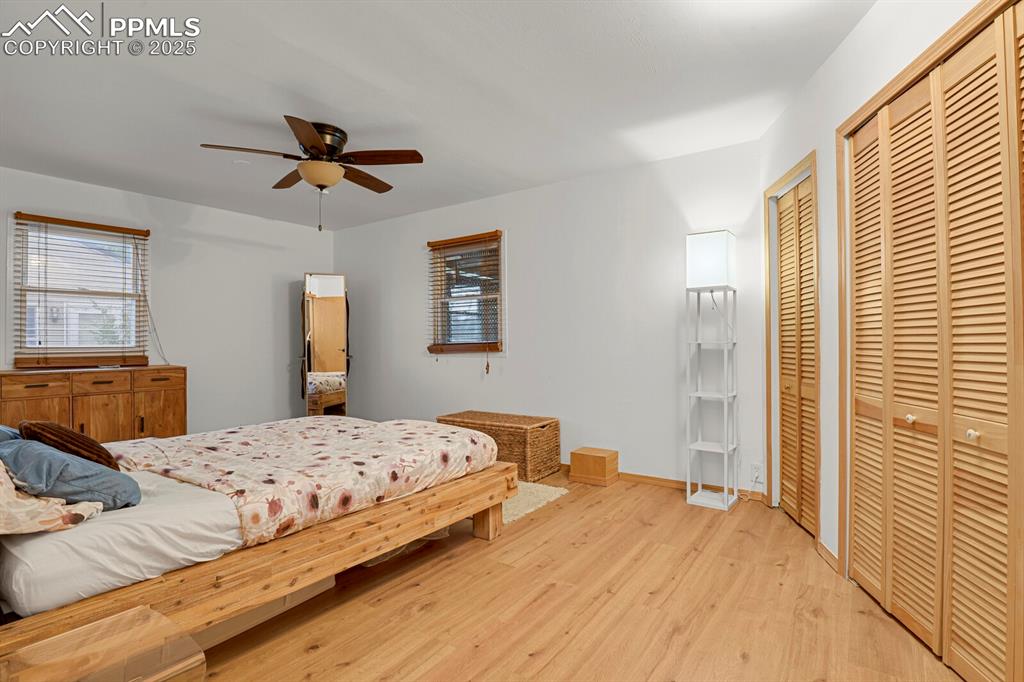 Image 13 of 29: Bedroom