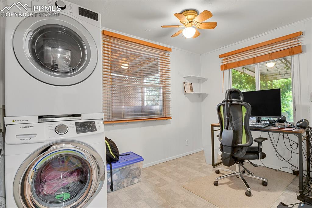 Image 18 of 29: Laundry