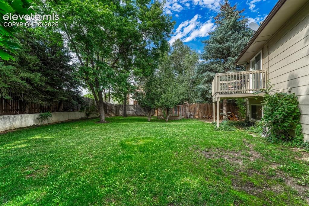 Image 13 of 49: Yard