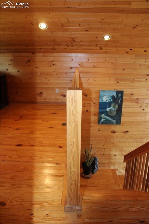 Image 17 of 31: Bonus Room