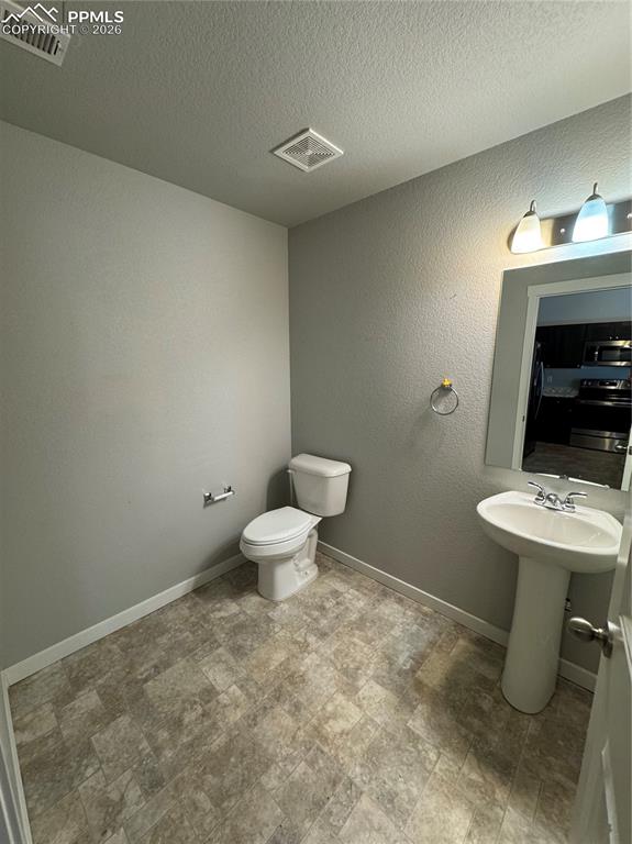 Image 11 of 25: Bathroom