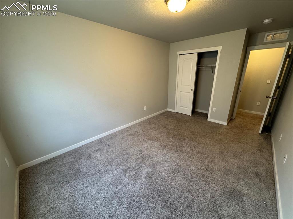 Image 20 of 25: Bedroom