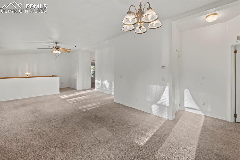 Image 7 of 50: Living Room