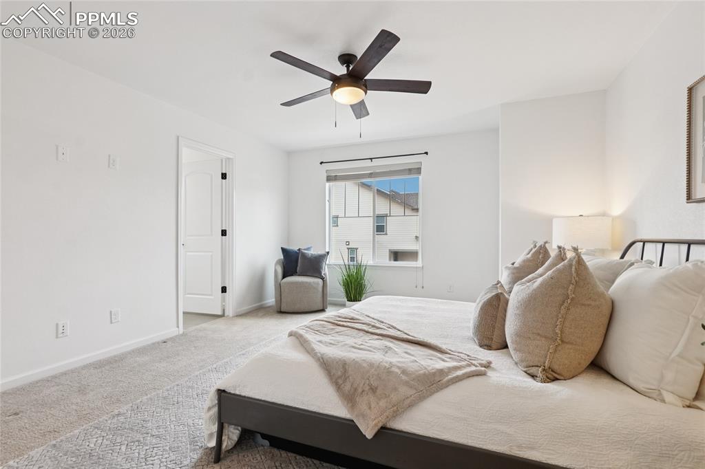 Image 18 of 37: Bedroom