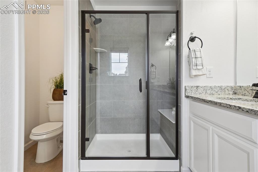 Image 27 of 37: Bathroom