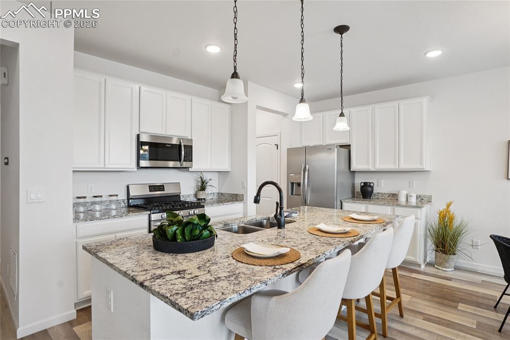 Image 4 of 37: Kitchen