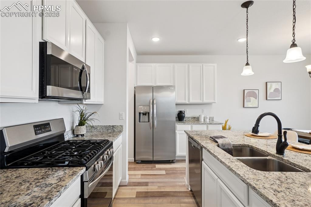 Image 5 of 37: Kitchen