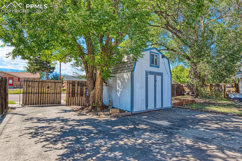 Image 30 of 35: Shed