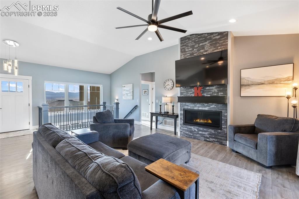 Image 12 of 50: Living Room