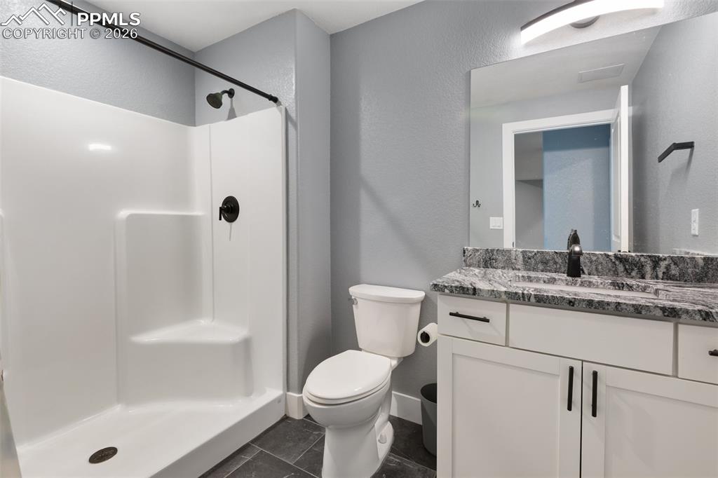 Image 38 of 50: Bathroom