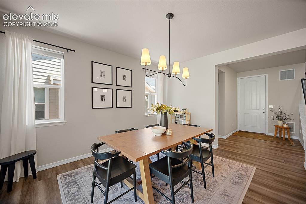 Image 13 of 35: Dining Area