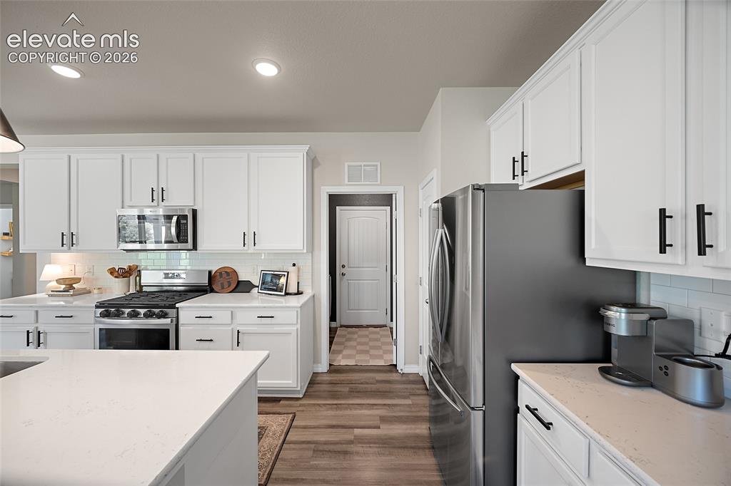 Image 9 of 35: Kitchen