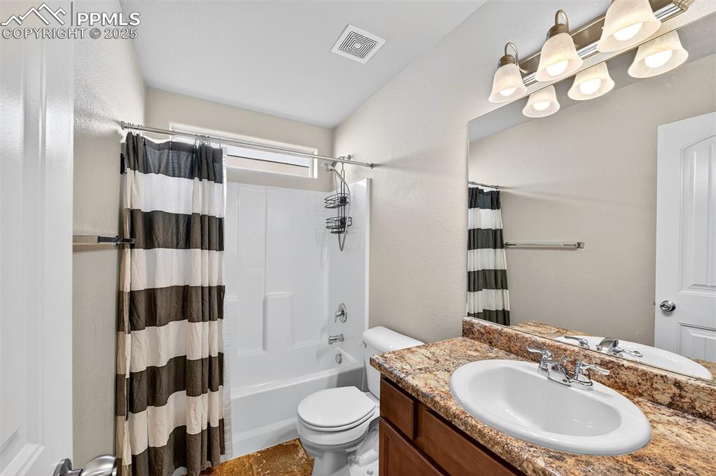 Image 25 of 46: Upstairs