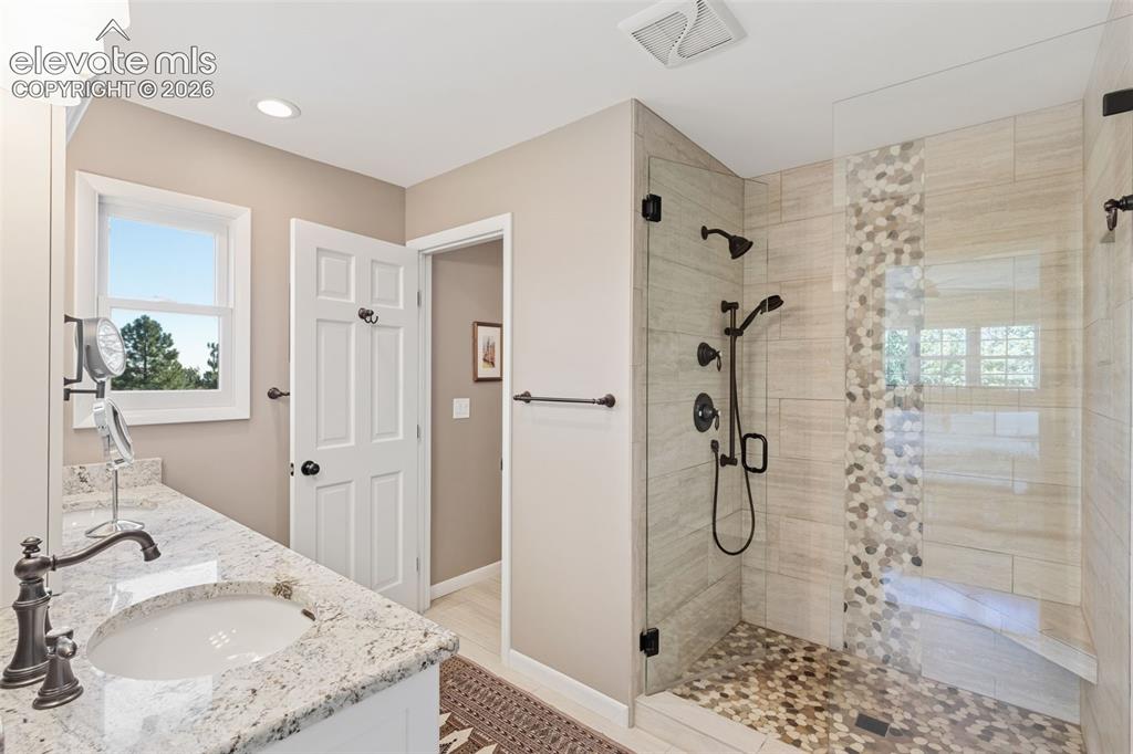 Image 13 of 38: Bathroom