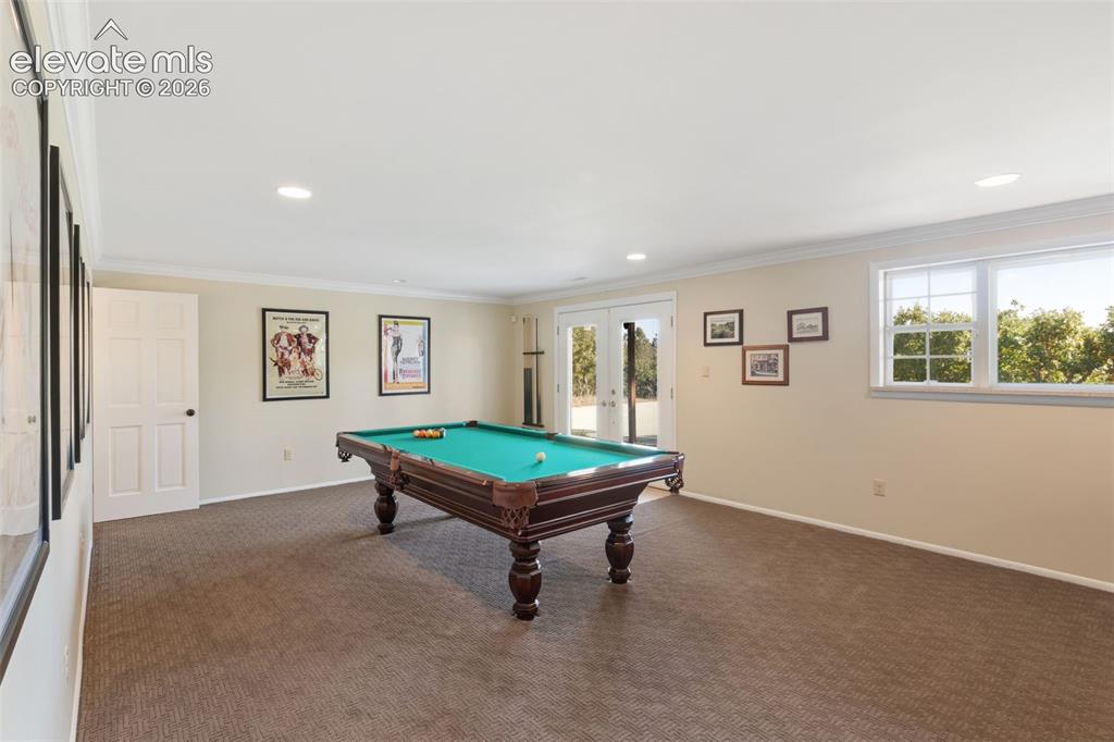 Image 20 of 38: Family Room