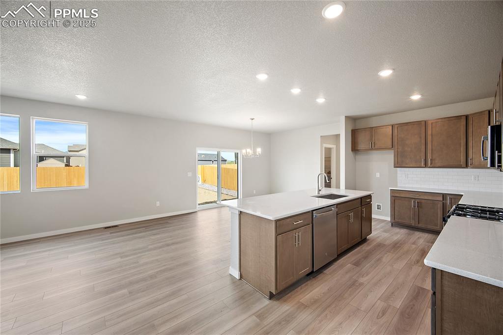 Image 9 of 37: Kitchen