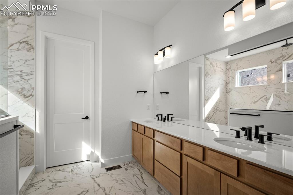 Image 19 of 35: Master Bathroom