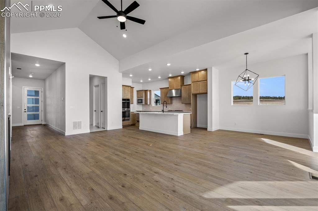 Image 5 of 35: Kitchen