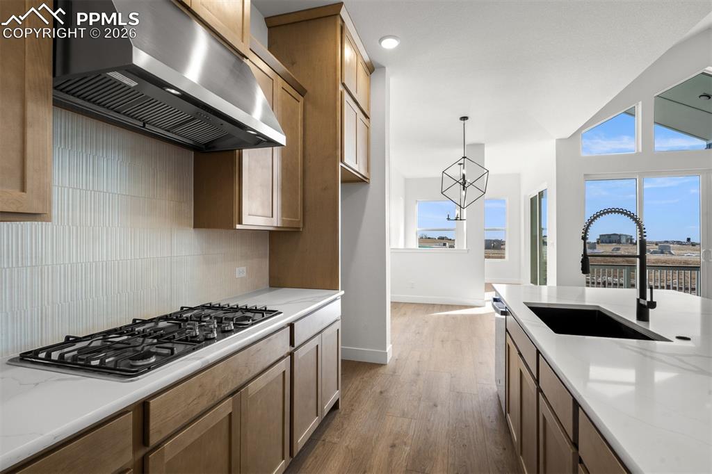 Image 8 of 35: Kitchen