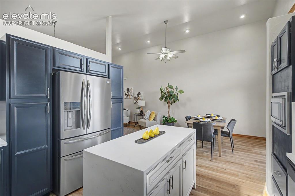 Image 16 of 39: Kitchen