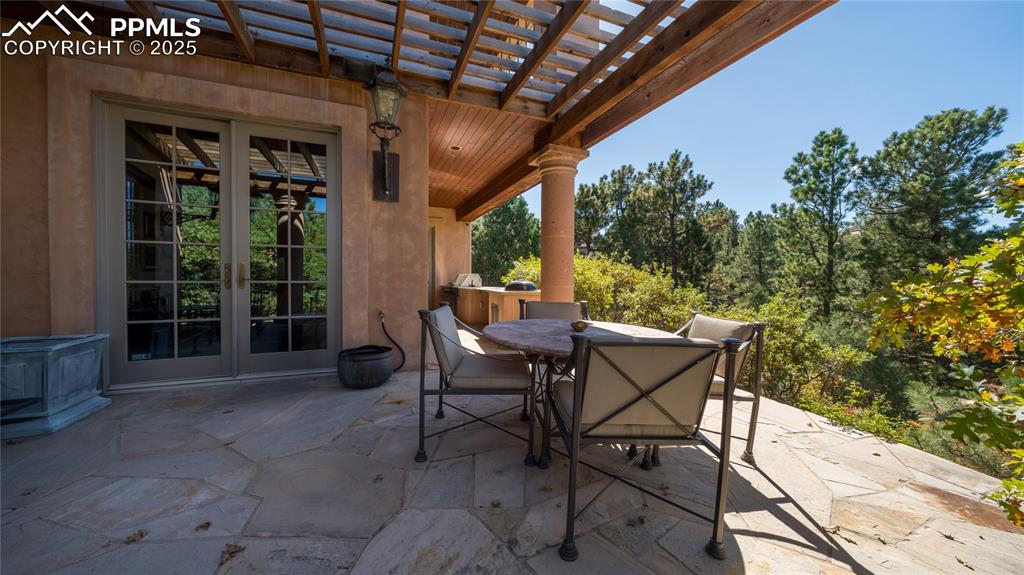 Image 36 of 42: Patio