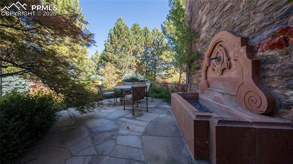 Image 5 of 42: Patio