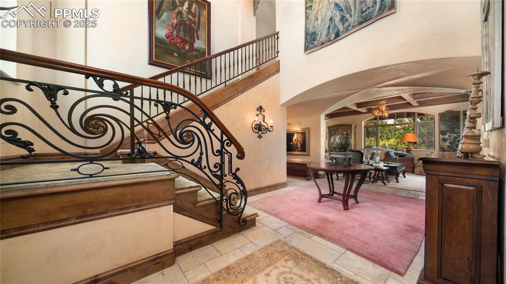 Image 6 of 42: Entry