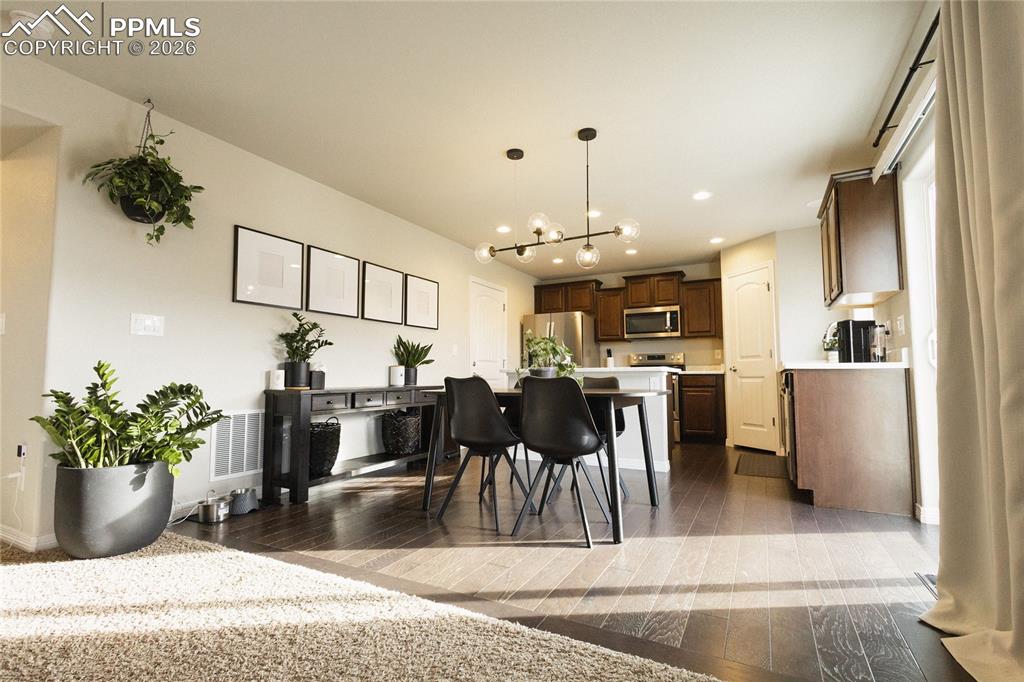 Image 13 of 37: Dining Area