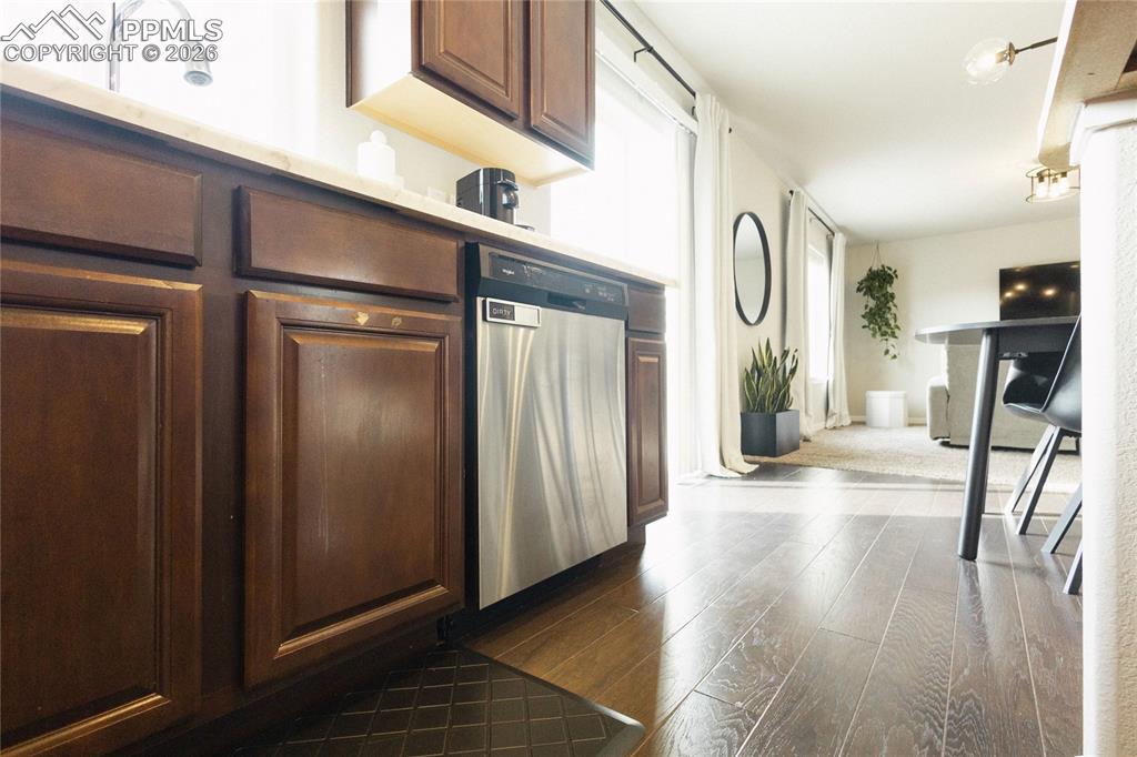Image 16 of 37: Kitchen
