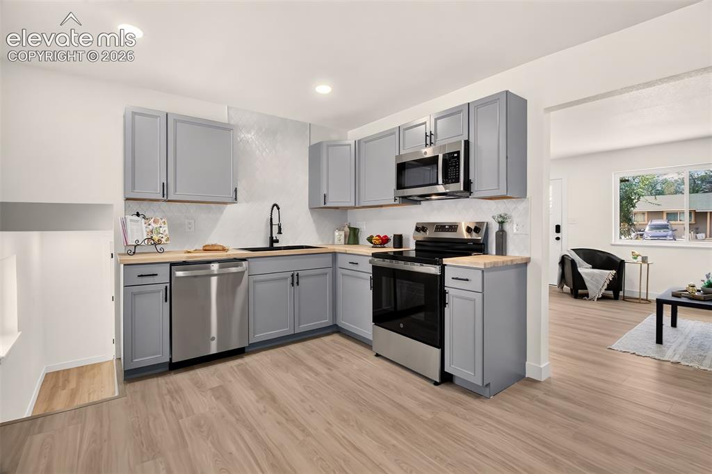 Image 10 of 38: Kitchen