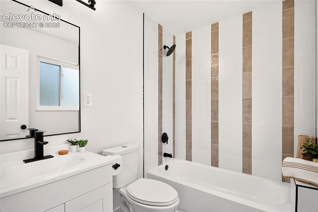 Image 13 of 38: Master Bathroom